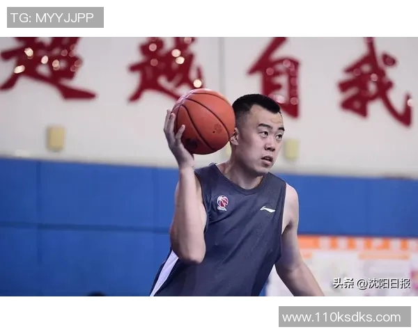 韩德君:从篮球新星到CBA传奇的成长之路与辉煌成就