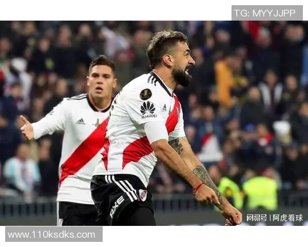 河床与班菲尔德的精彩对决比分分析与赛后点评